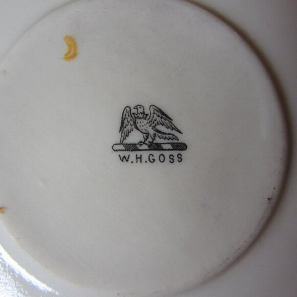 W.H. Goss crested heraldry china vintage Whitby plate (GC052 Grace) - Picture 5 of 5